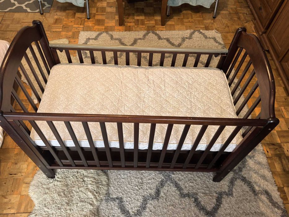 Łóżeczko i wózek niemowlęcy