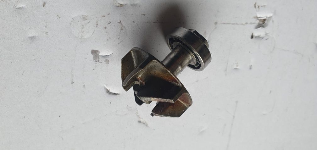 wałek pompy wody Wirnik rotor Honda CRF 450 rok 02-08 gaźnik części