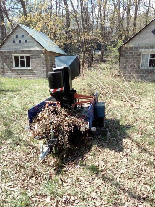 Подрібнювач гілок + причеп + мотокоса + мотооприскувач