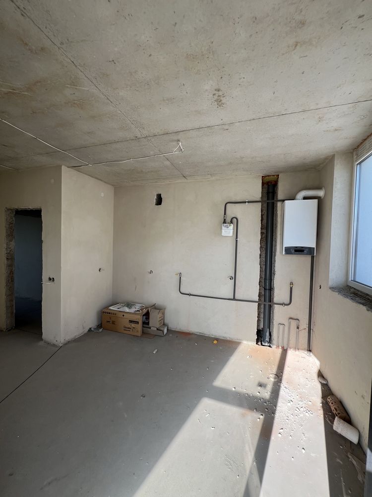 Продам 4 кімнатну квартиру з терасою 27 м.кв.
