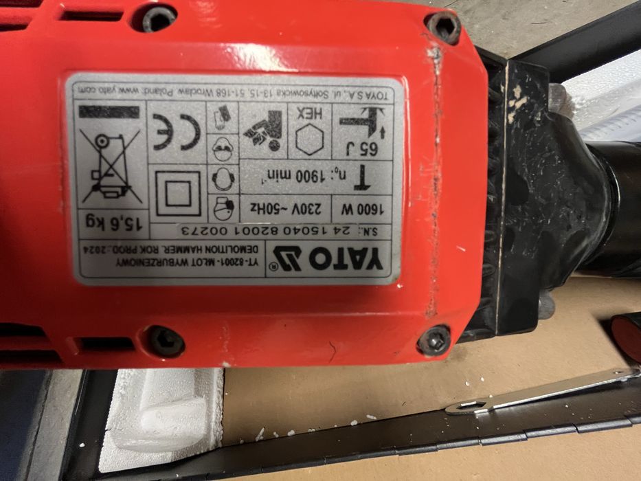 Młot wyburzeniowy 65J chłodzony olejem YATO YT-82001