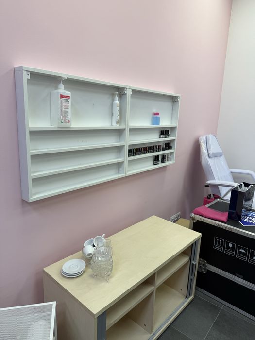 Обладнання салон меблі  перукарський візок крісло полиця манікюр столи