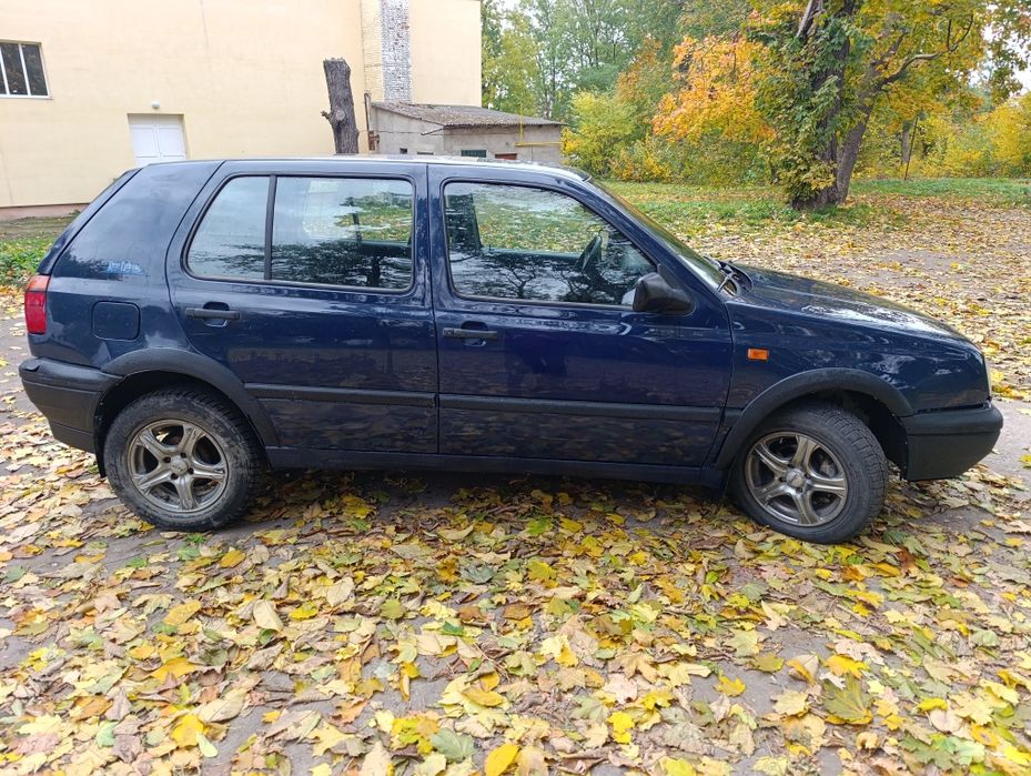 Гольф 3-1.6 бенз .