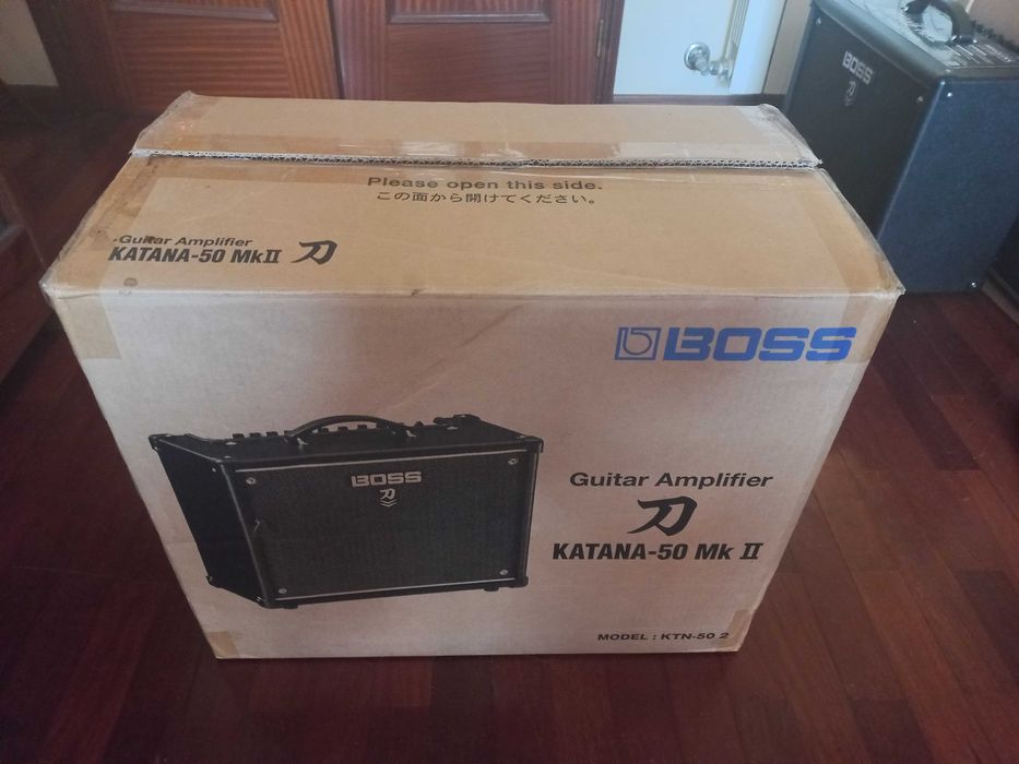 Boss Katana 50 MK2 e Pedaleira Airstep Kat