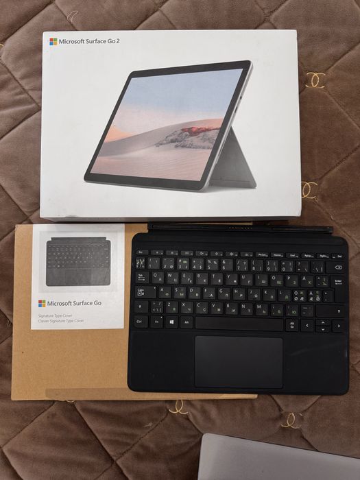 Планшет Microsoft Surface Go 2 з клавіатурою