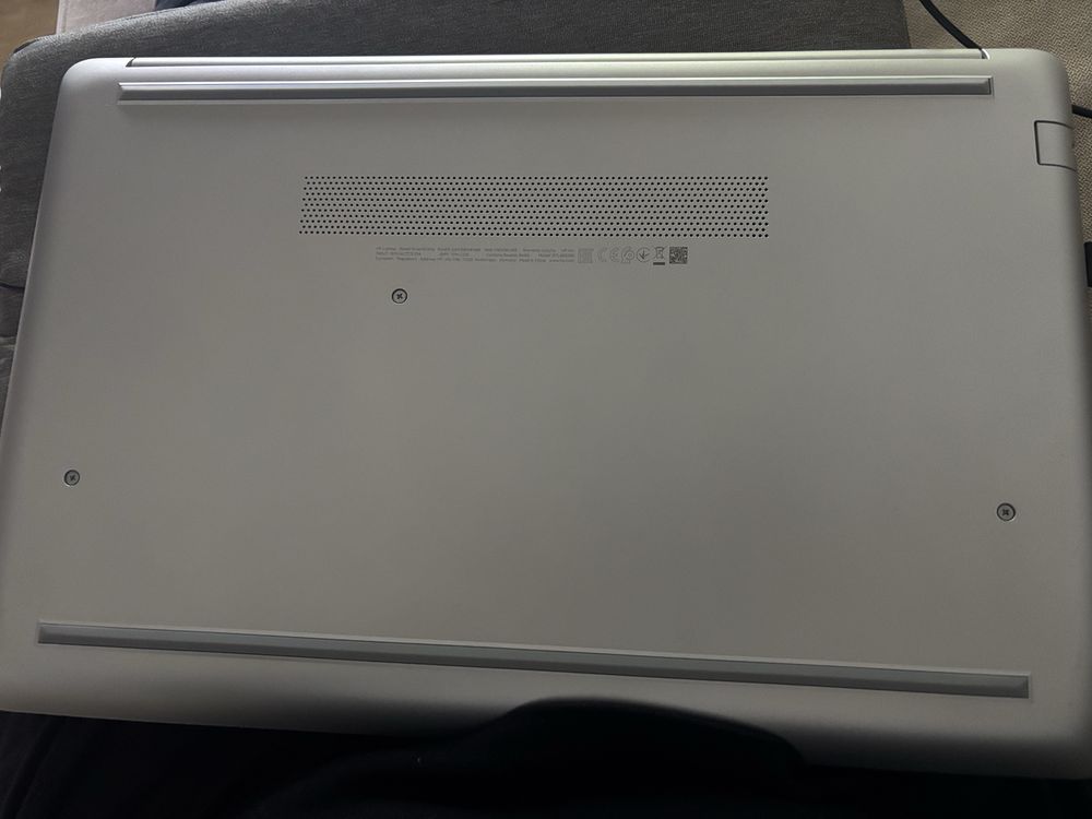 Portatil HP ( troco por play5 com jogos e comandos )