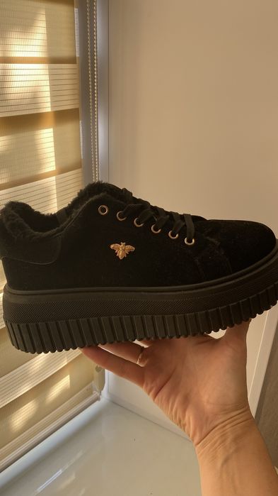 Продам кеди жіночі на платформі