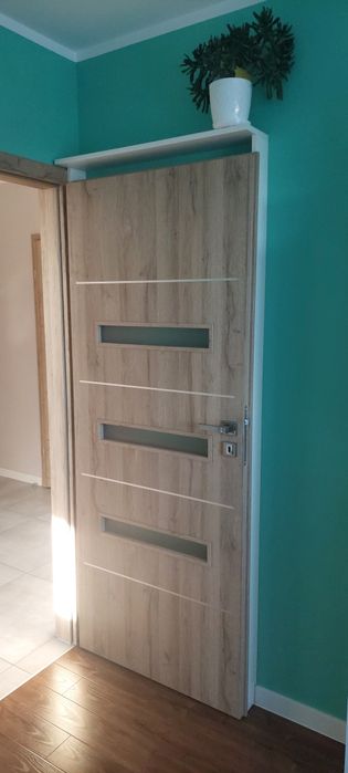 Regał  półki za drzwi na książeczki