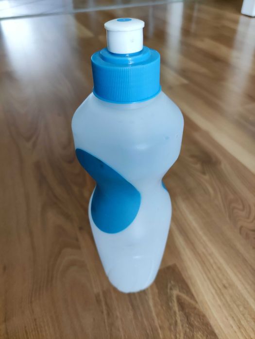 Butelka na wodę smukła poręczna 0,7l