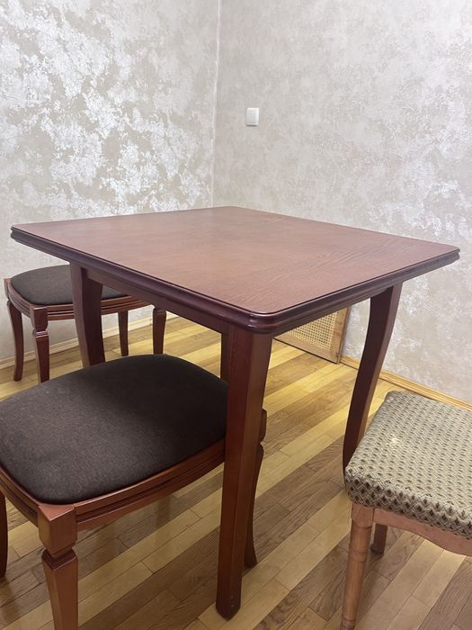 Стіл Дерево