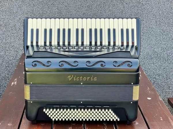 Akordeon Victoria Poeta - kanałowy włoski