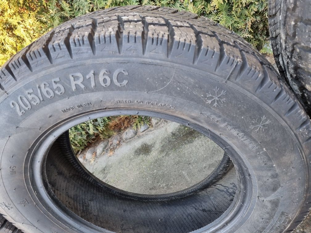 Sprzedam opony zimowe R16c 205/65 wzmocnione do busa