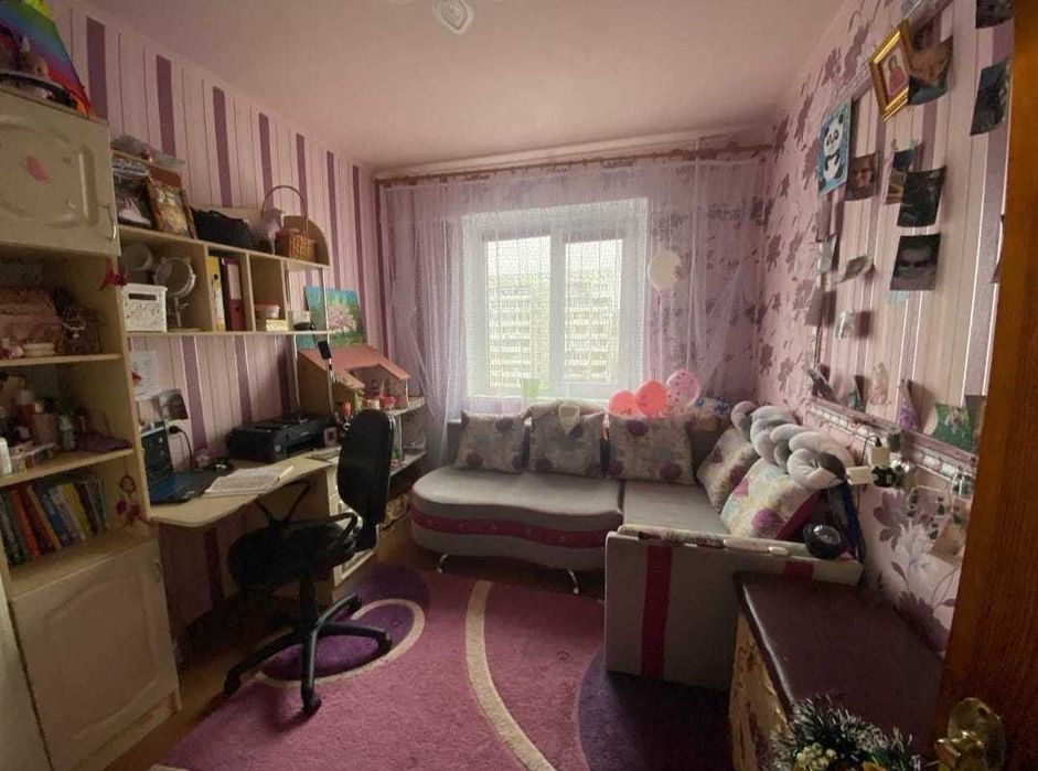 Продам трехкомнатную квартиру в Корабельном районе (р-н 48 школы)