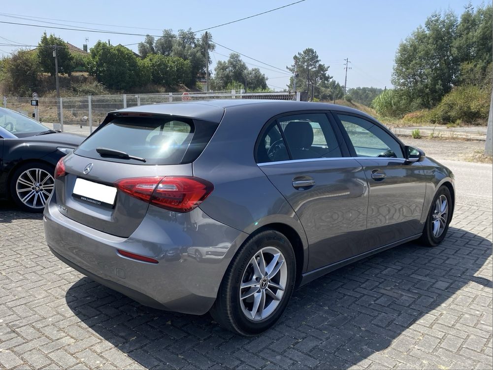 Mercedes-Benz A 180D Auto - NACIONAL - 123 mil kms