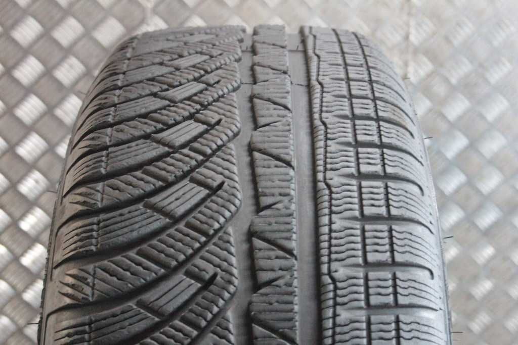 245/45/18 Michelin Pilot Alpin PA4 245/45 R18 100V XL ZP MOE RSC RunFl