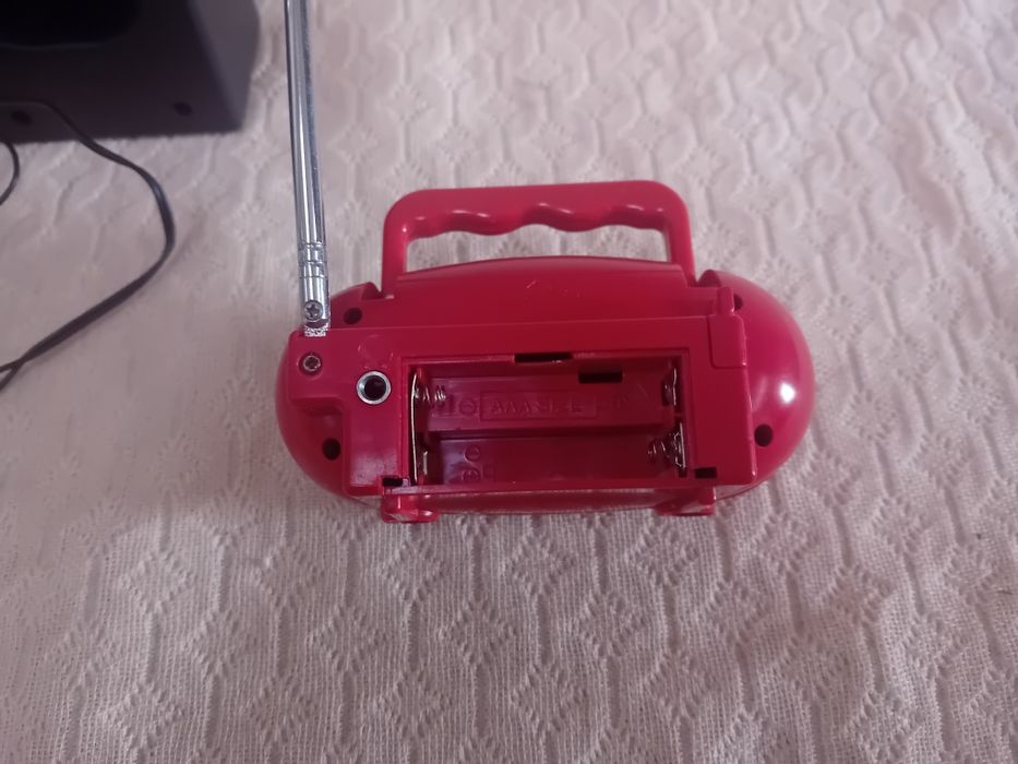 Rádio a Pilhas Miniatura