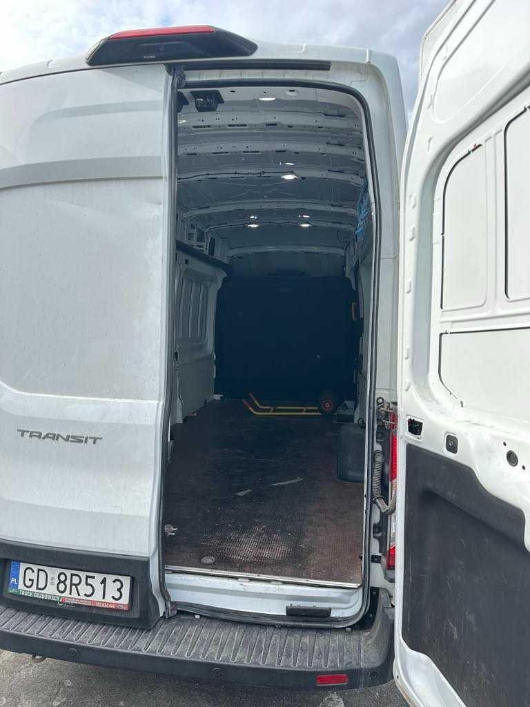 Wynajem AUT dostawczych Trójmiasto . Wynajem BUSA . Wynajem PLANDEKA