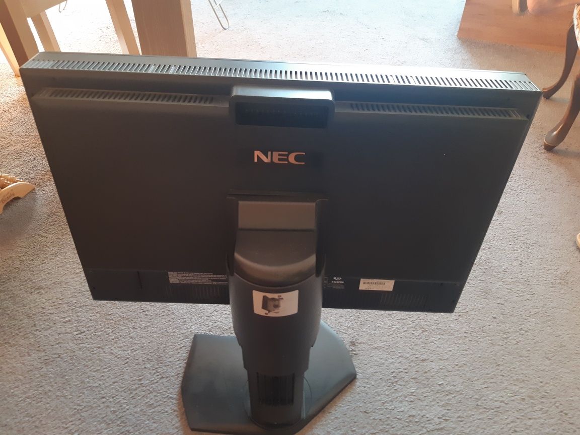 NEC monitor multisync P242W