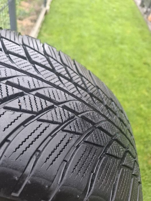 Opona opony Bridgestone 225/55R17