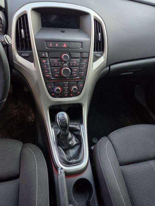 Opel Astra J 1.4 benzyna