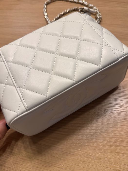 Torebka kuferek chanel nowa biała