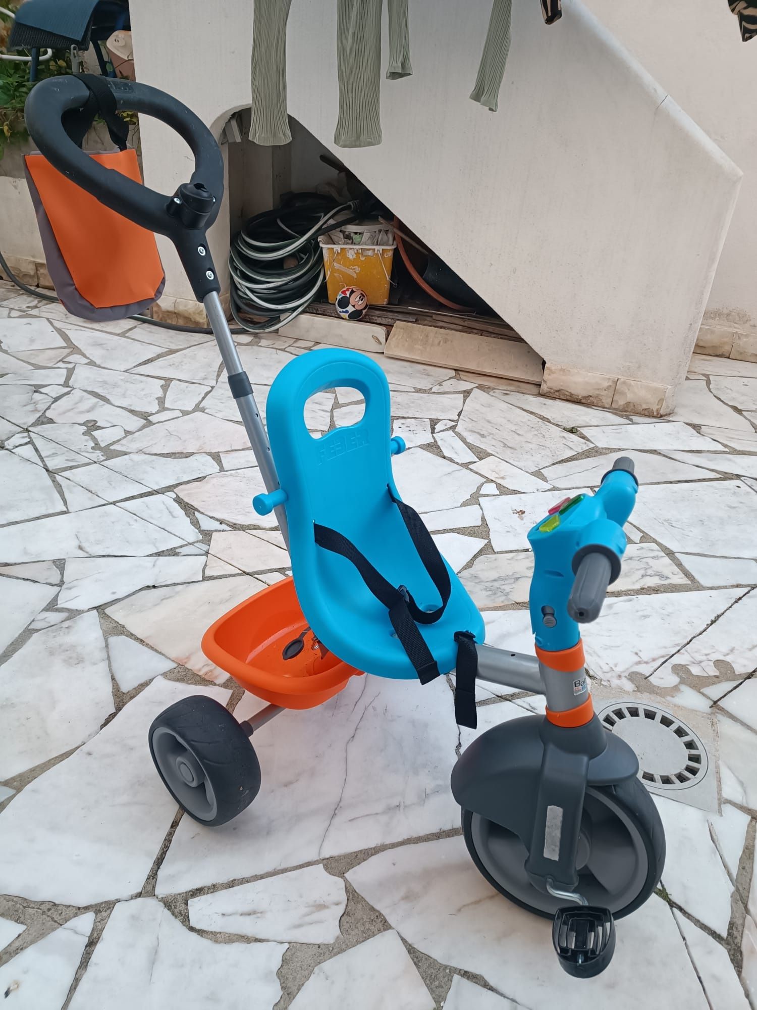Vendo triciclo da Feber