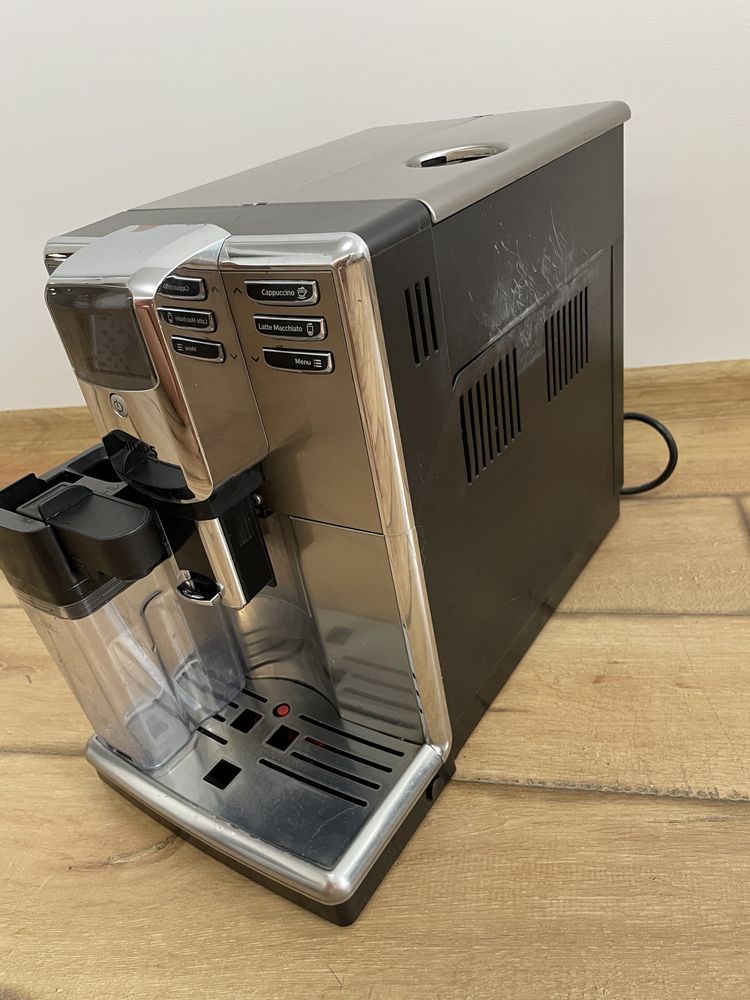 Ekspres do kawy ciśnieniowy automatyczny Philips EP365 srebrny
