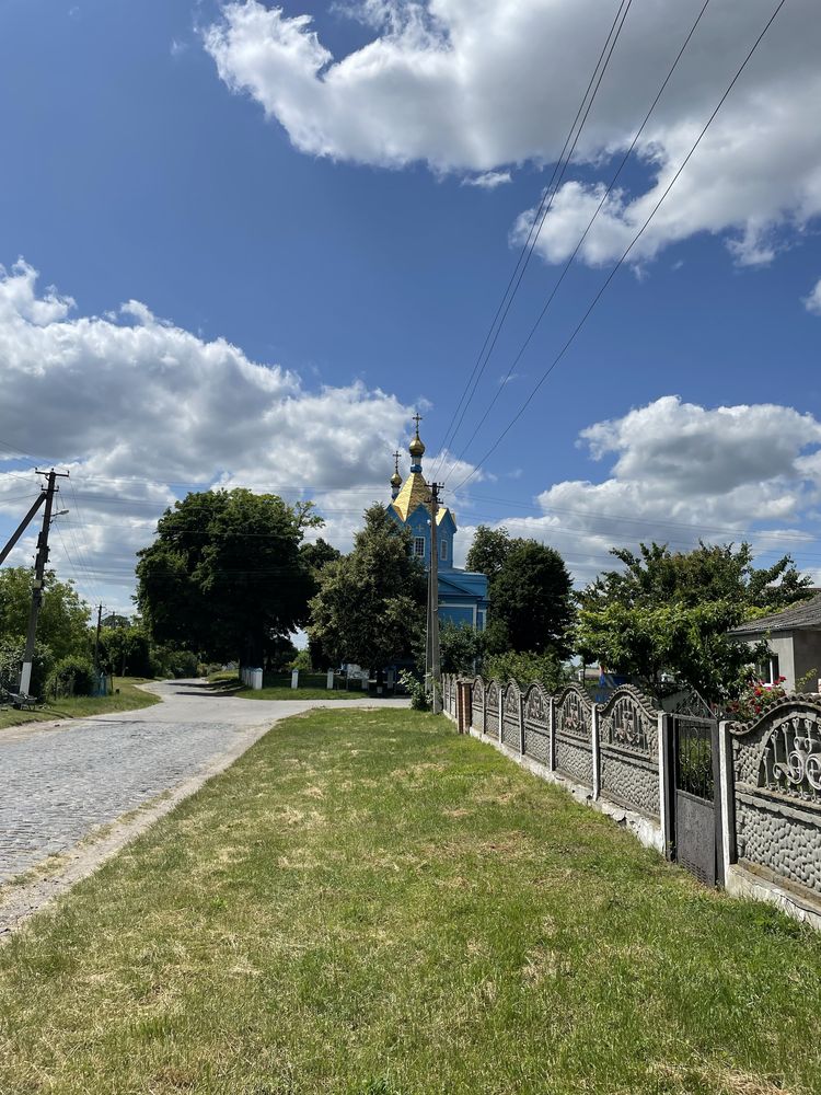 Чудова локація великої ділянки з будинком під реконструкцію (!)
