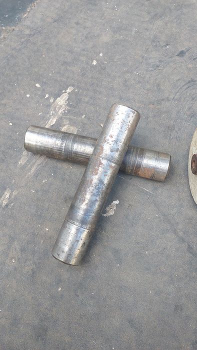 . Штанга 40 кг. Гантели 12 кг.