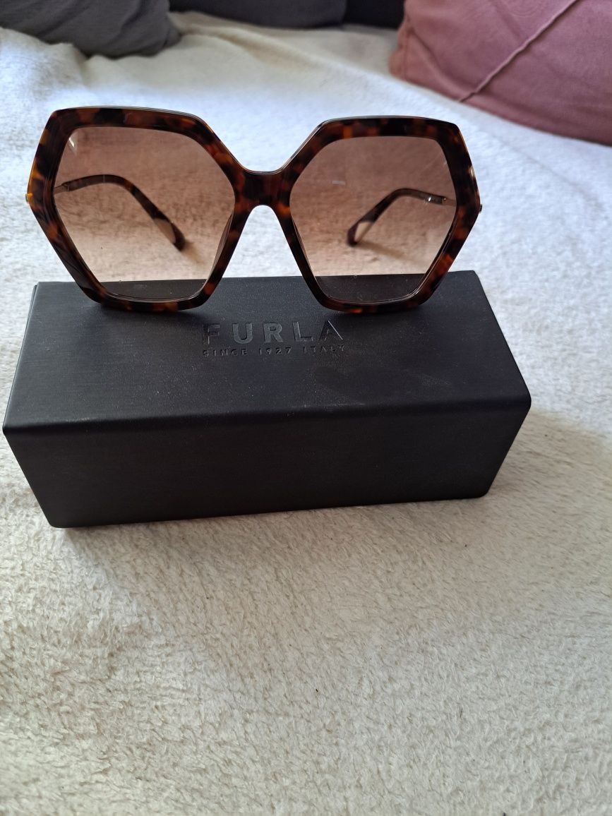 Oculos  de sol Furla. Castanhos