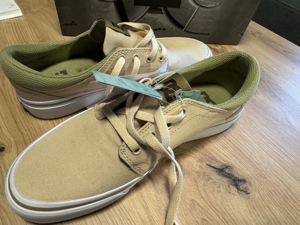 Buty dc shoes trase tx rozmiar 40 nowe sneakers  28 cm usa