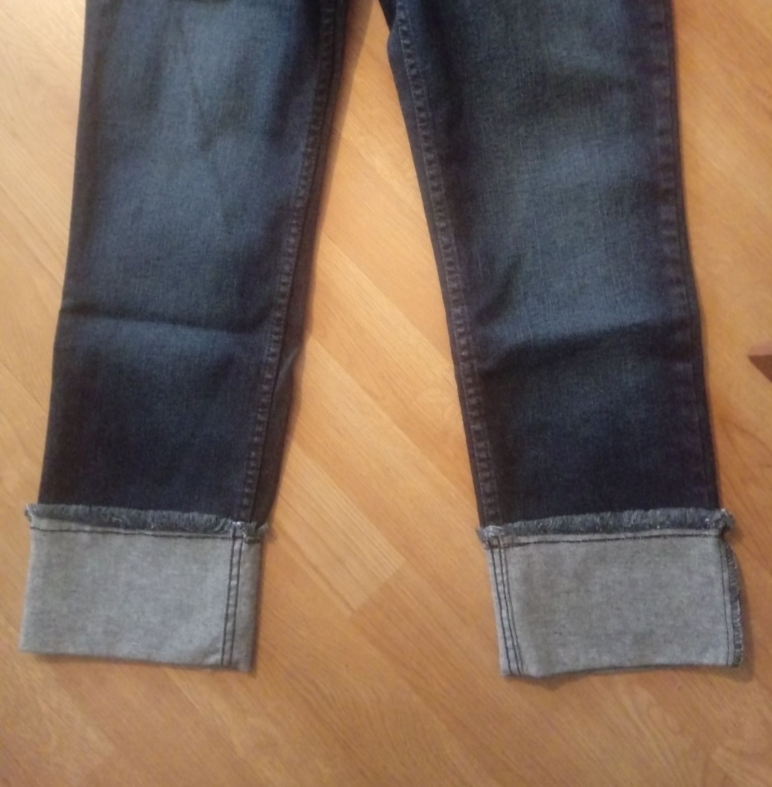 Nowe jeansy damskie