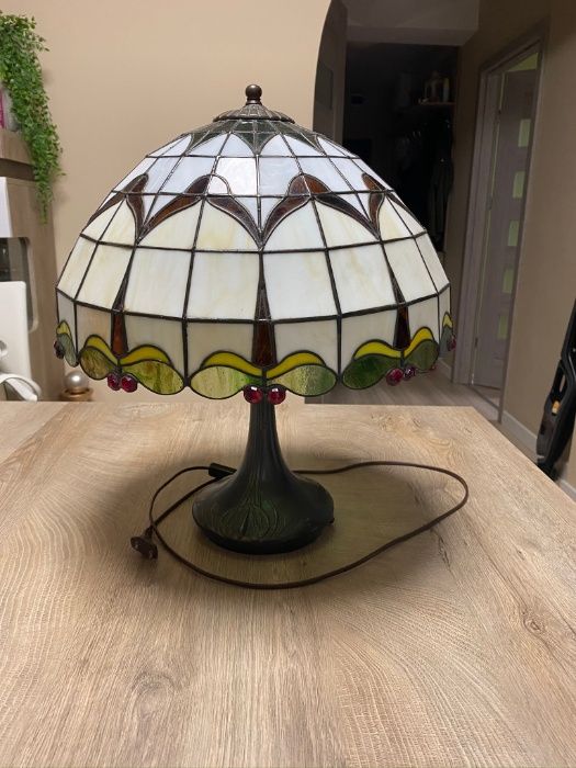 Lampa witrażowa stojąca