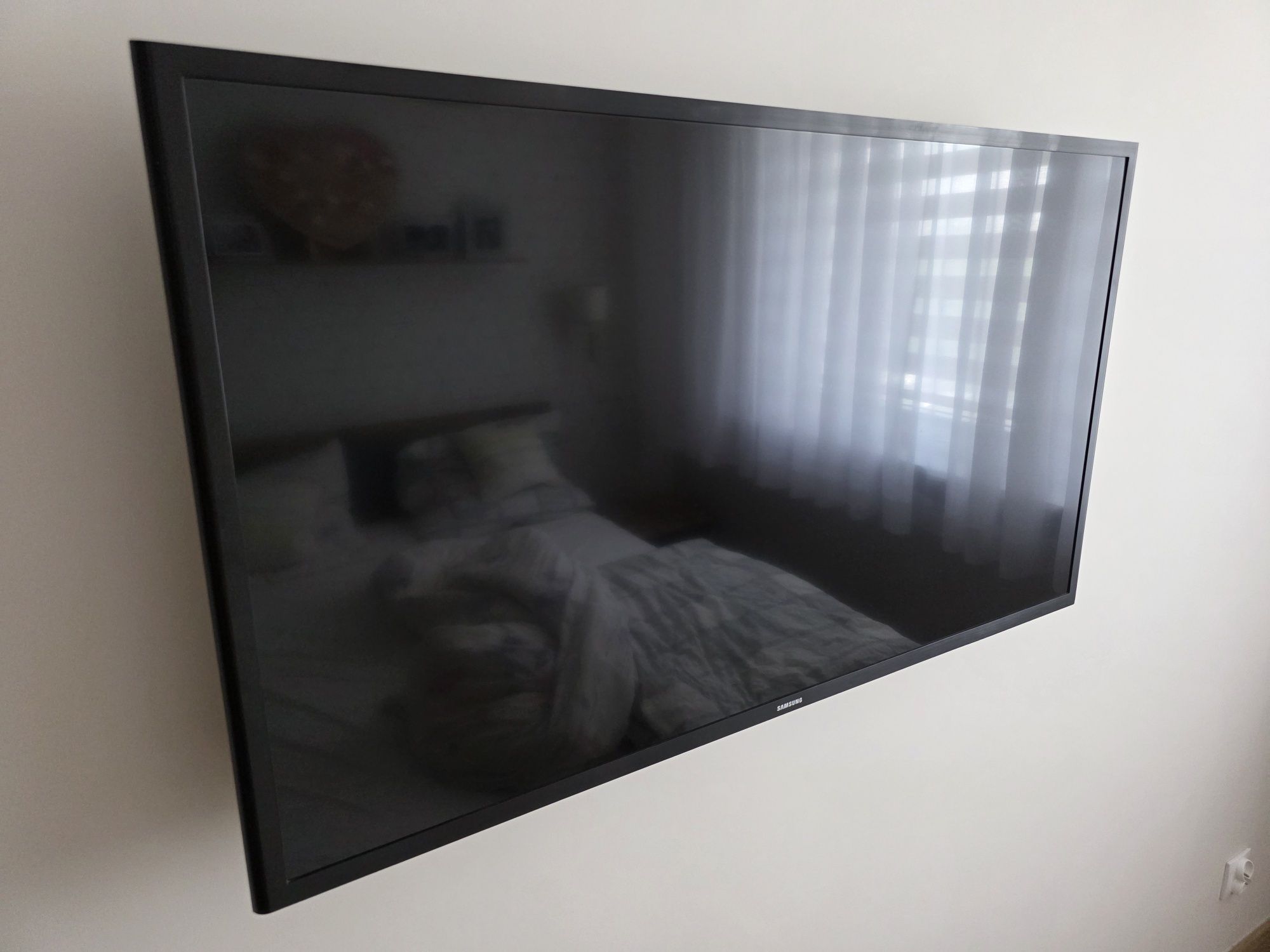 Telewizor Samsung Full HD Smart Model UE40J5200AW (bez pilota i nóżek)