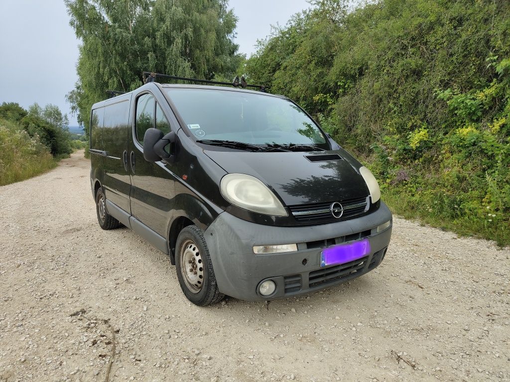 Opel Vivaro Trafic 1.9 DTi 2003r Hak Webasto Radio Bluetooth ZAMIANA