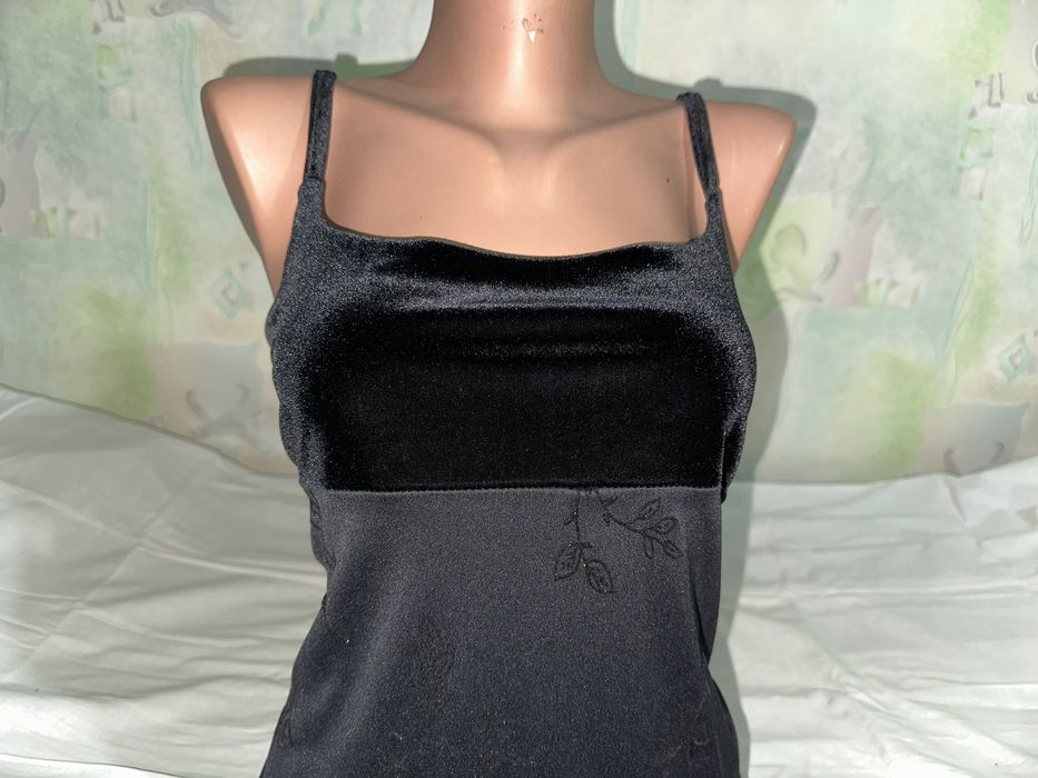 Вечірні сукні міді