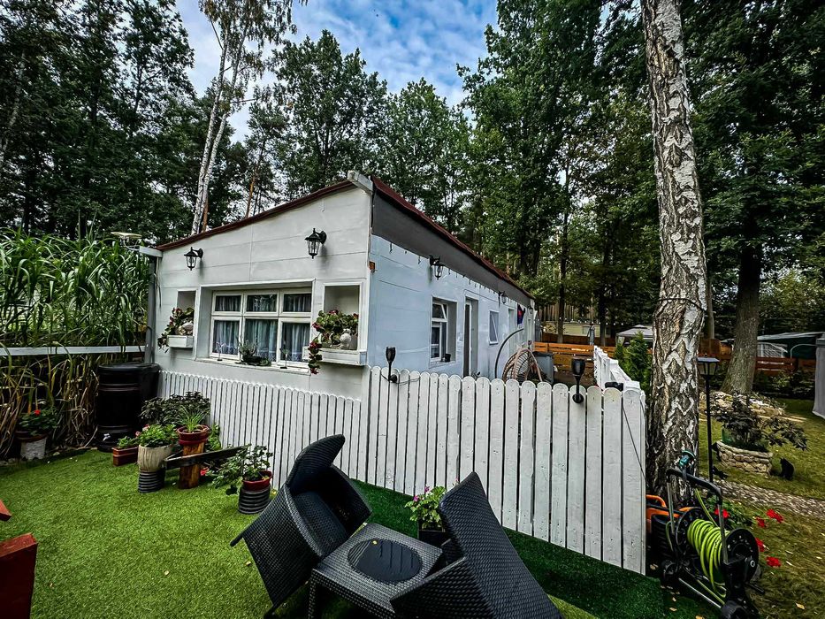 Domek angielski całoroczny – przyczepa kempingowa 11×3,70 m