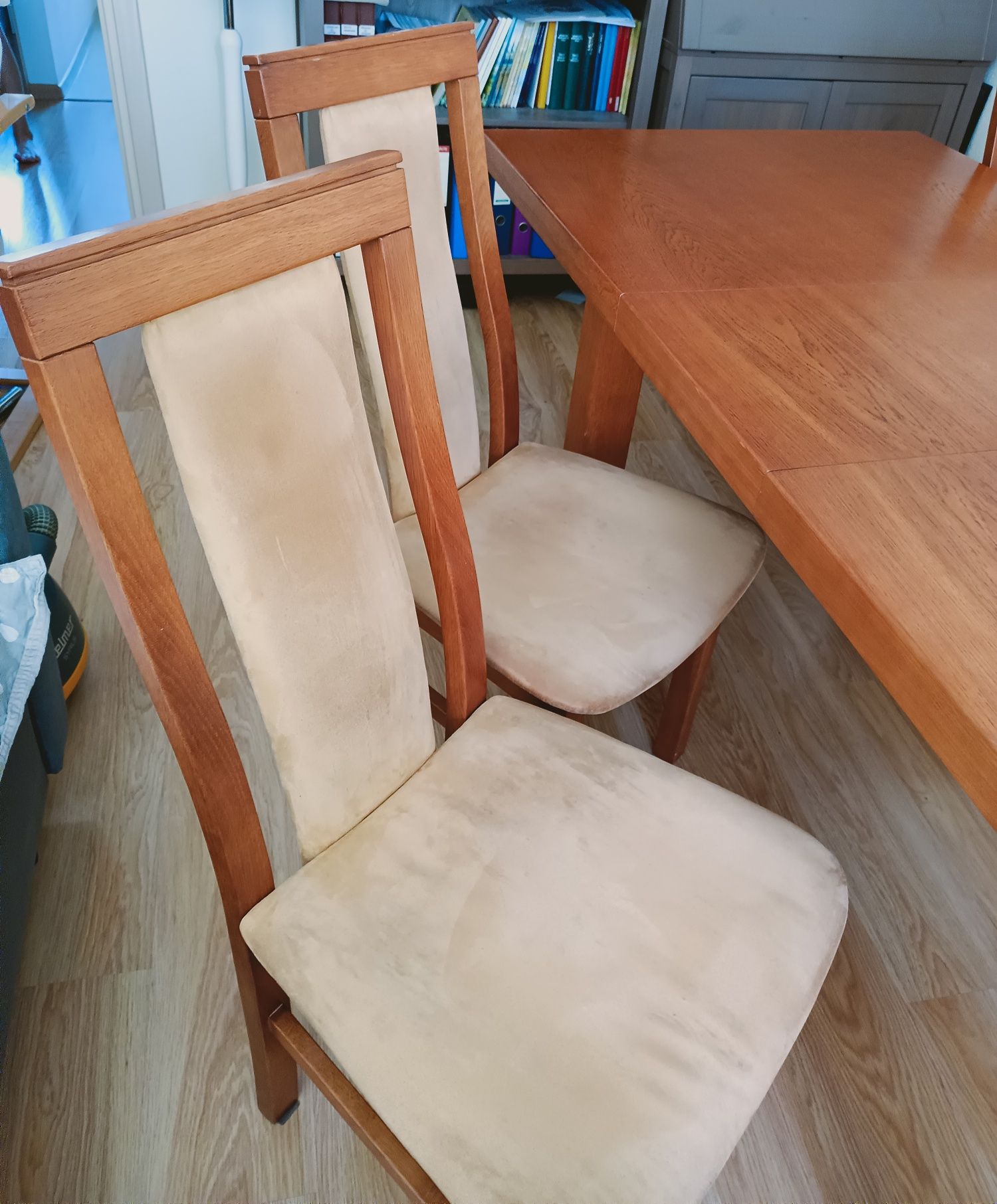 Komplet, 4 krzesełka w dębie, alcantara, żółty