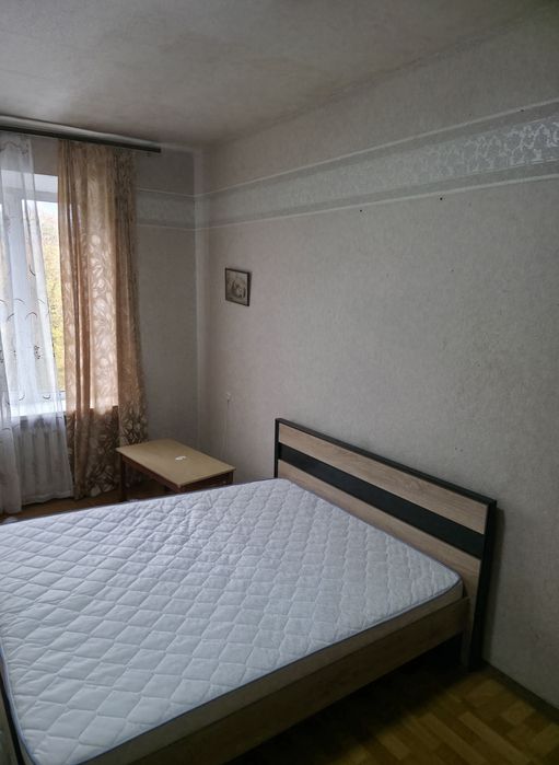 Здається 2х кімнатна,  в центрі [СВІТЛО-ЗАВЖДИ]