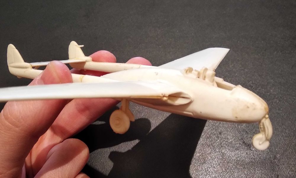 1980 год модель самолет истребитель Vampire RAF Байрактар