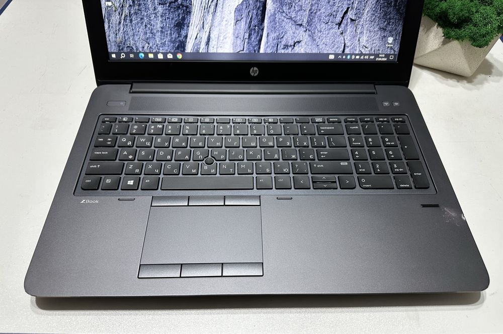 HP Zbook 15 G3 15,6"FHD|i7-6820HQ|16DDR4|SSD256|NVIDIA 2GbGDDR5