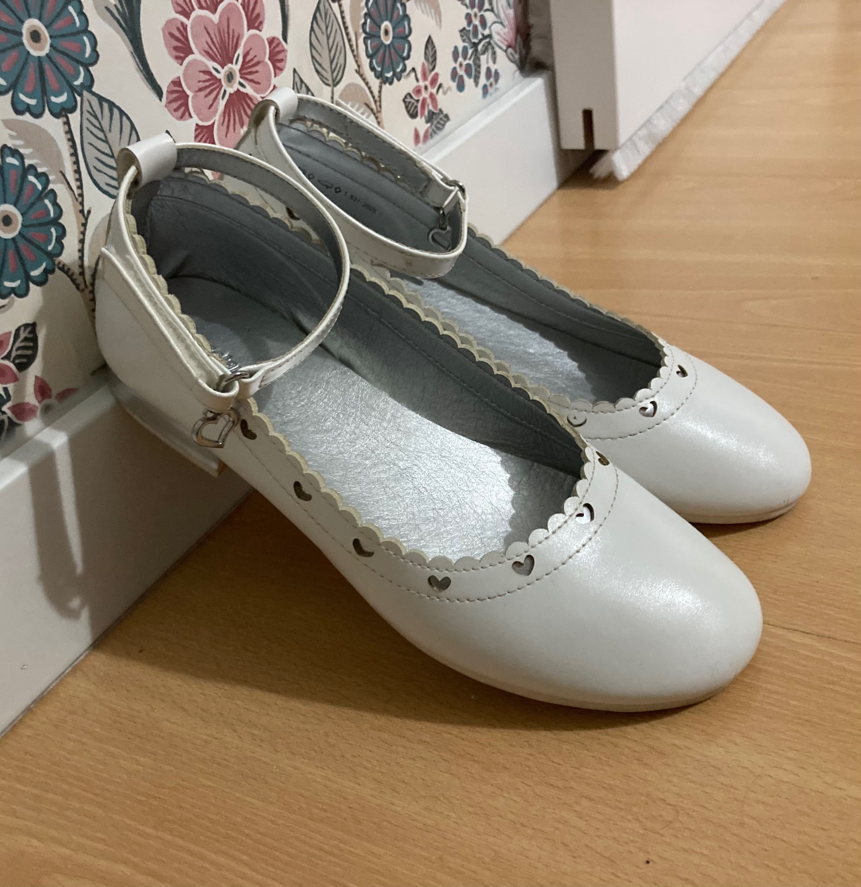 Buty białe, lakierki, komunia, baleriny