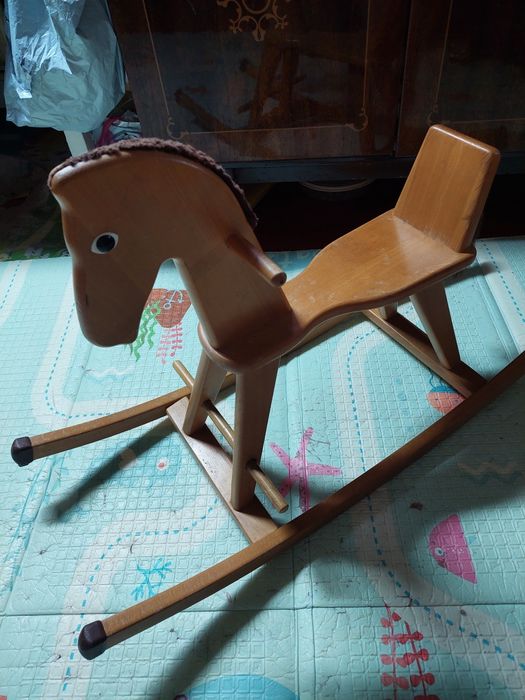 Коник  деревяний , гойдалка