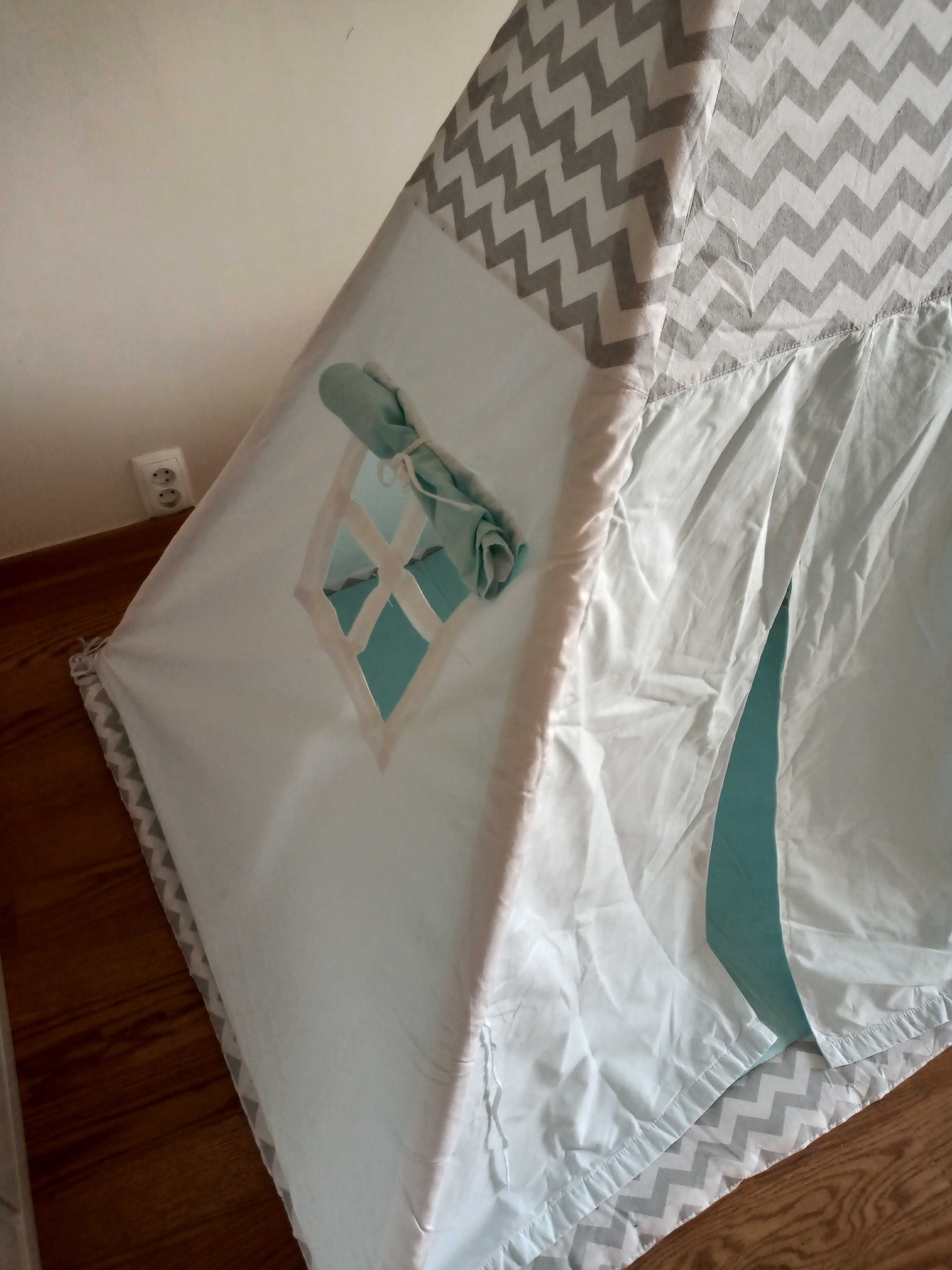 Namiot Tipi firmy Sówka + poduszki, łapacz snów i chorągiewki