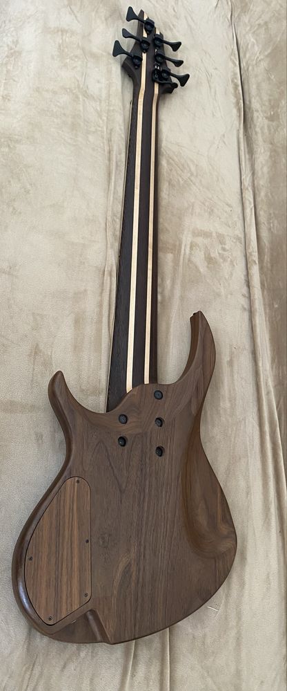 Sabre Viper 6 custom bas
