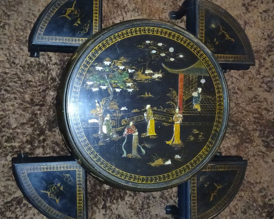 Mesa antiga madrepérola