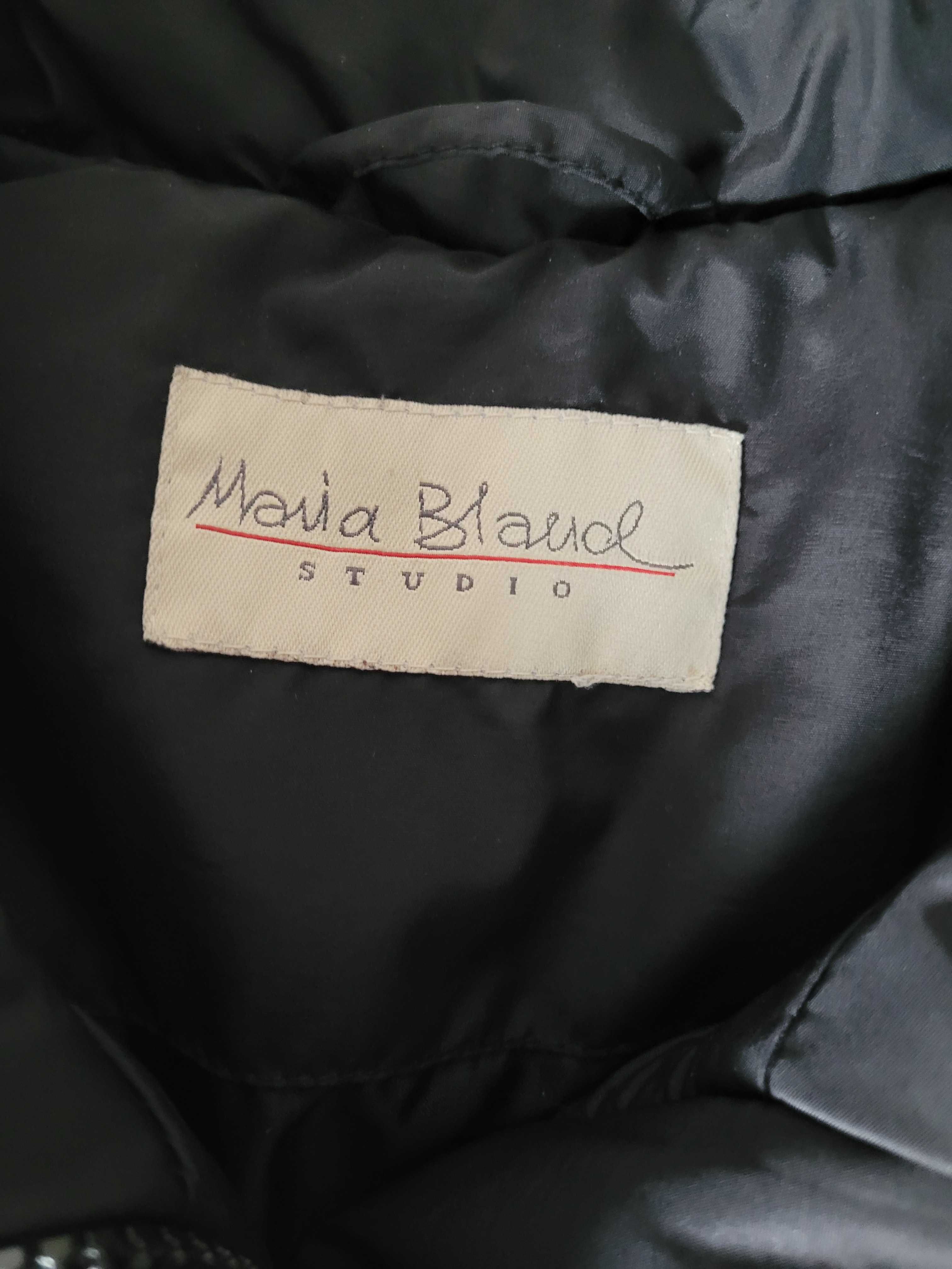 Czarny płaszcz z kapturem Maria Bland r.40