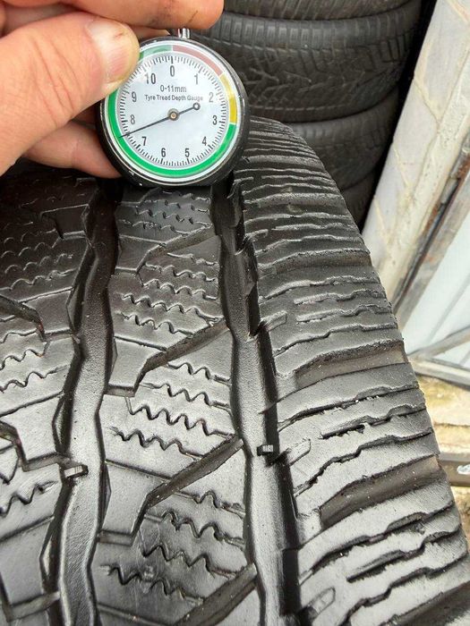 Шини Б/У 215/65 R16C Continental