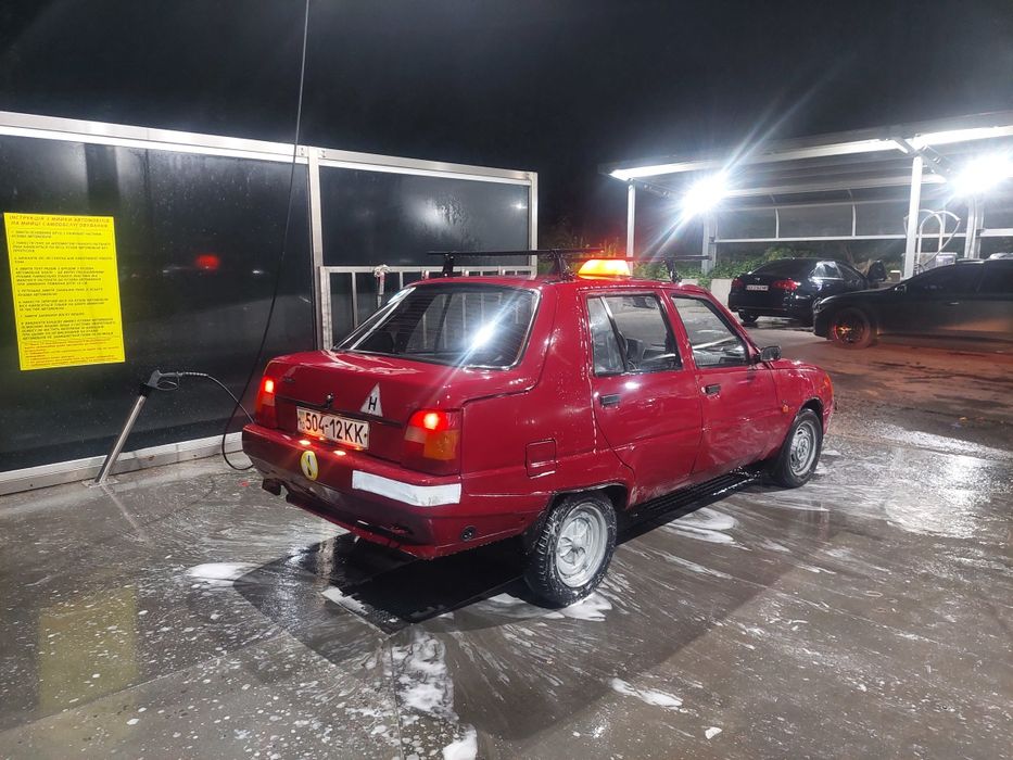 Заз  славута   на полно  ходу  по городу га 10