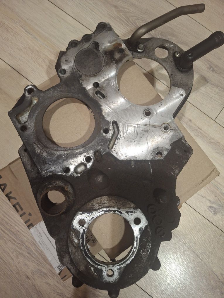 Крышка двигателя Ford Focus 1.8 tdci